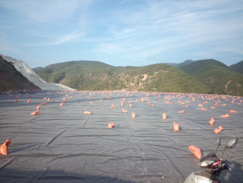 云南尋甸中化云龍?jiān)鼛? 土工膜案例 第4張 云南尋甸中化云龍?jiān)鼛? 土工膜案例 第4張