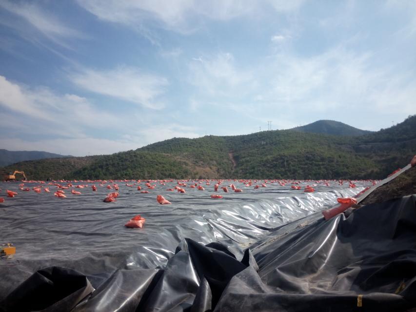 云南尋甸中化云龍?jiān)鼛? 土工膜案例 第2張 云南尋甸中化云龍?jiān)鼛? 土工膜案例 第2張